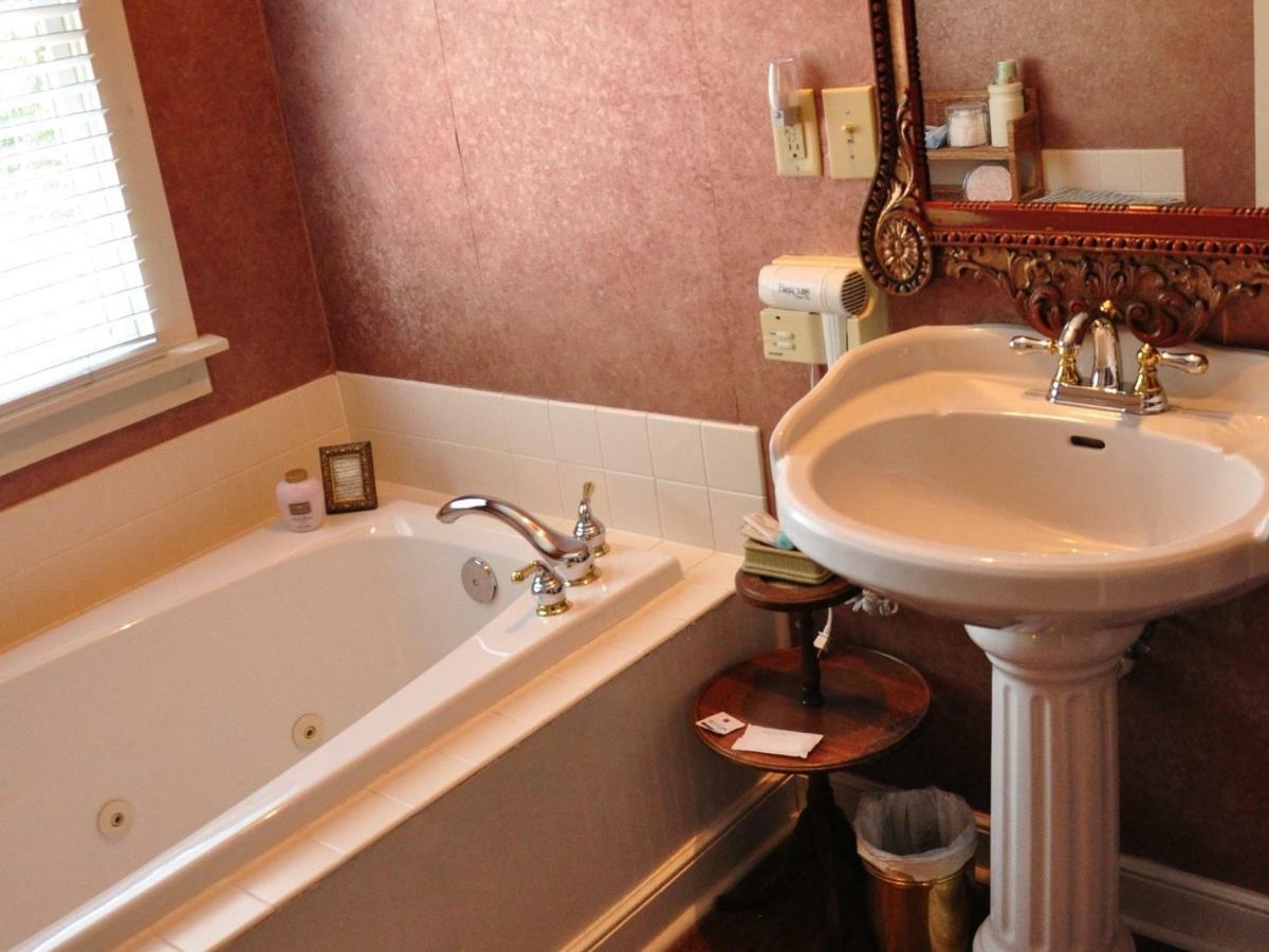 White Birches Inn Abingdon Room photo